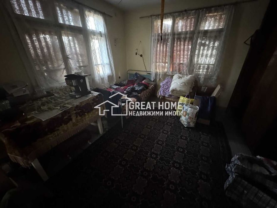 Къща с голям двор в с.Давидово