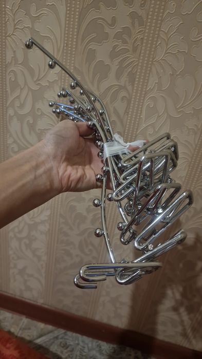 Продаёт всё для бутика