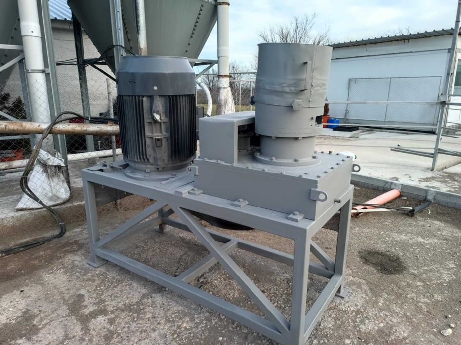 Машина за пелети