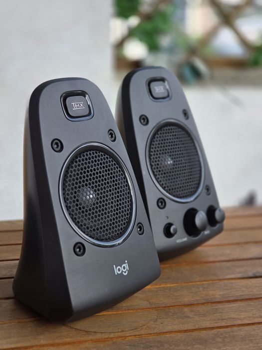 Аудио система Logitech - Z625, 2.1, черна