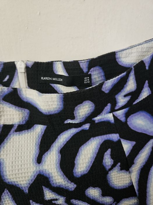 Нова прекрасна пола на Karen Millen