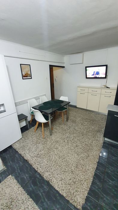 Apartament 3 camere, et.1/4, Str.Traian Vuia, intre P-ta Crang si Spiru Haret.