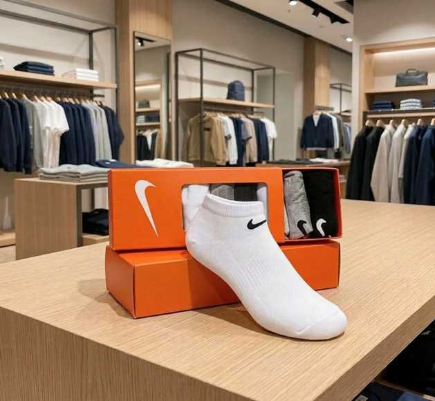 Set 6 perechi sosete scurte barbati Nike- 45 lei !