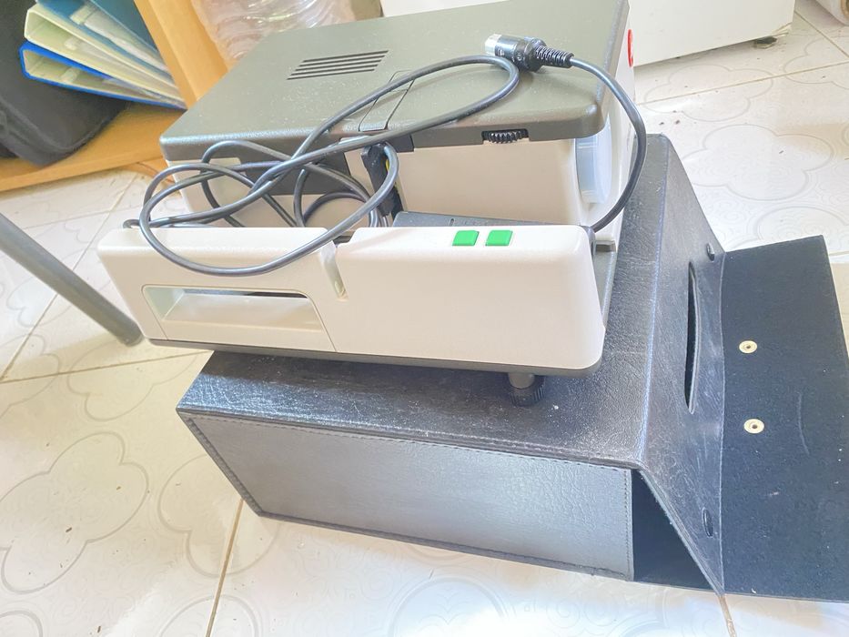 Диапроектор Leitz Pradovit 253
