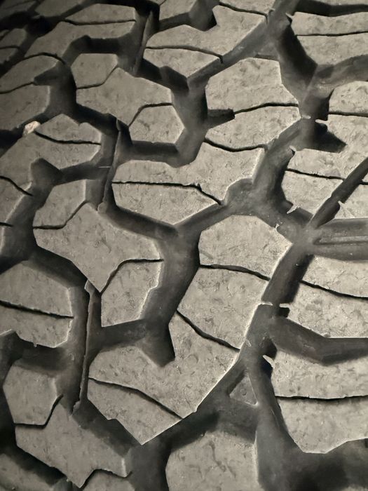 BFGoodrich All-Terrain KO2, размер 285/70/17. ДОТ 4920, карани около 40 000 км