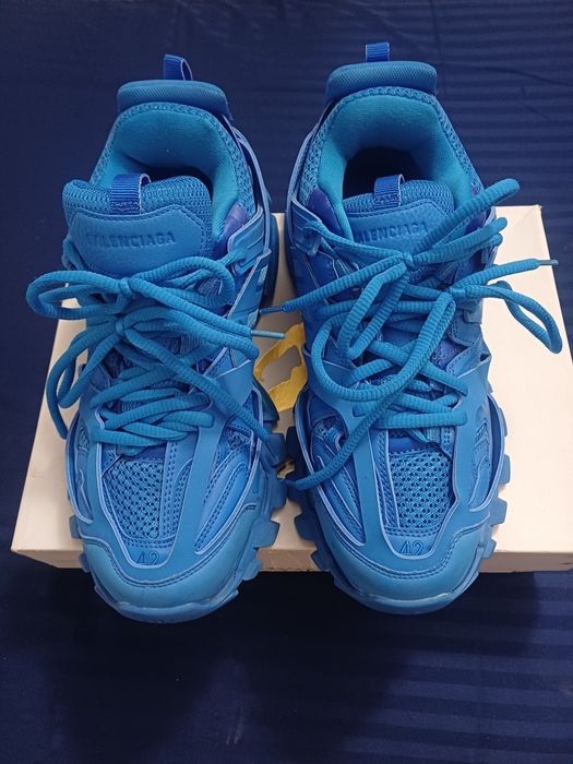 Balenciaga track