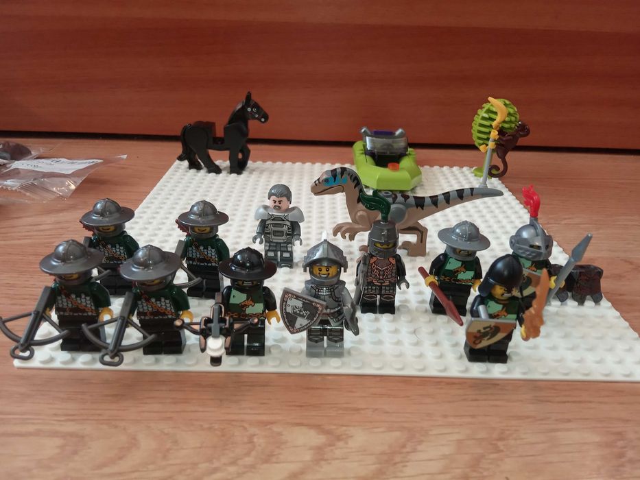 Lego Kingdoms Dragon Knights (cei verzi)