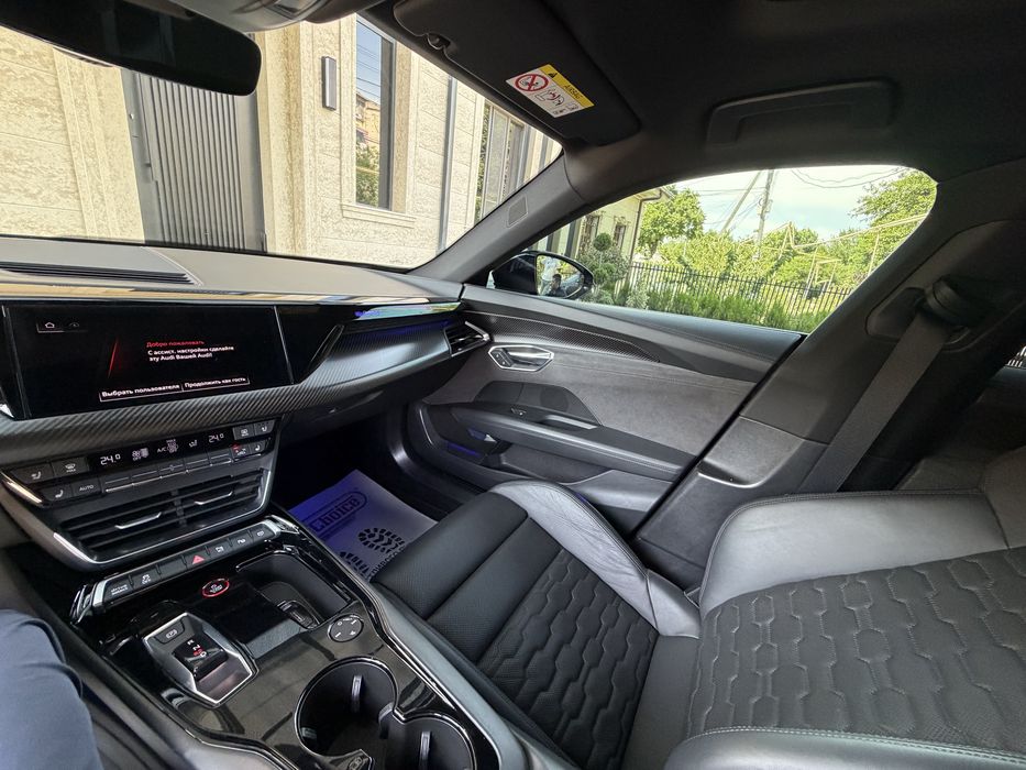 Audi e tron gt  как новый