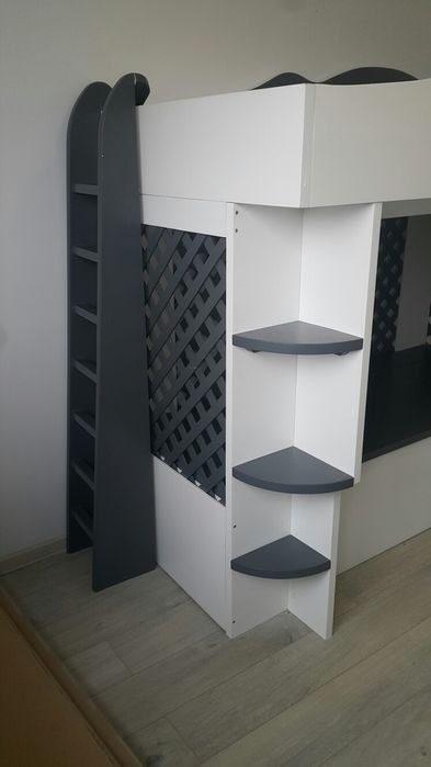 Pat cu etaj din lemn masiv de paltin - facut la comandă, 2000 lei