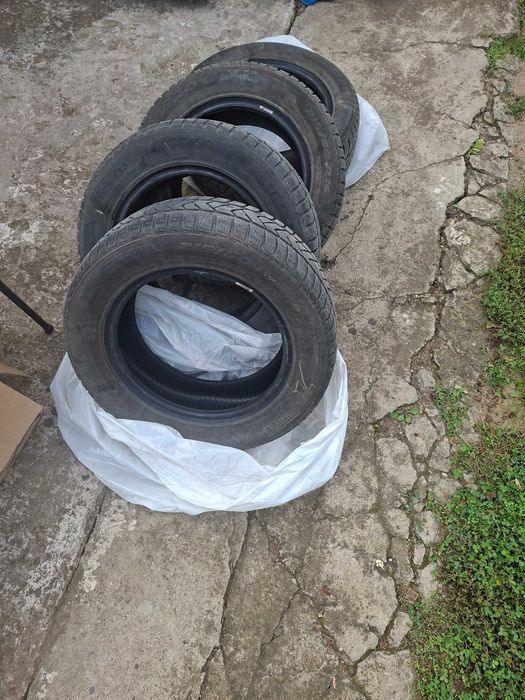 Зимни гуми Pirelli 215 60 16