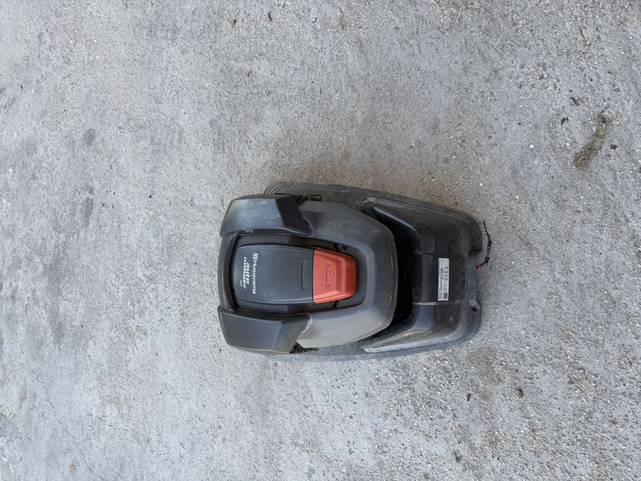Продавам косачка робот  Husqvarna