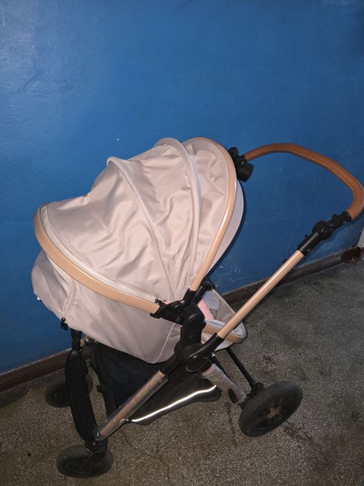 Carucior 3 in 1 .