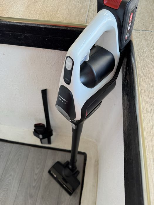 Безжична Вертикална Прахосмукачка Bosch Unlimited Serie 8 Gen2 BBS8214 (18V, 4.0Ah)