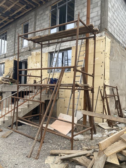 Леса продам из трубы высотой 8 метров