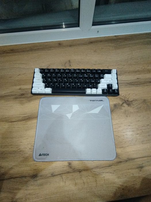 Продам клавиатуру