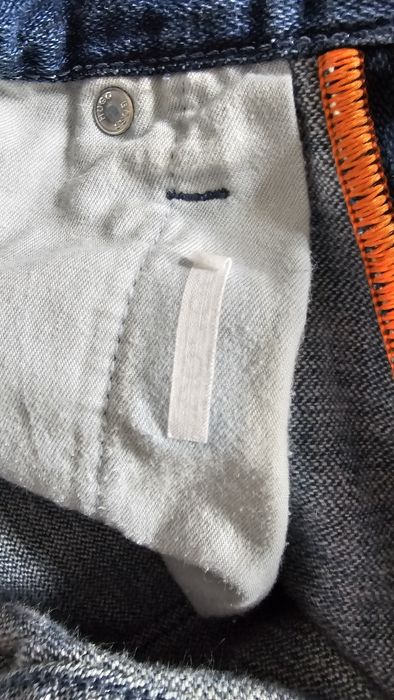 Джинсы Hugo Boss