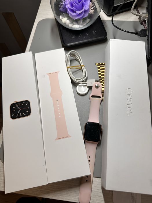 Продам Apple Watch Serie 6