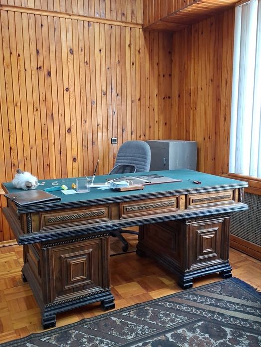 Письменный стол в классическом стиле
