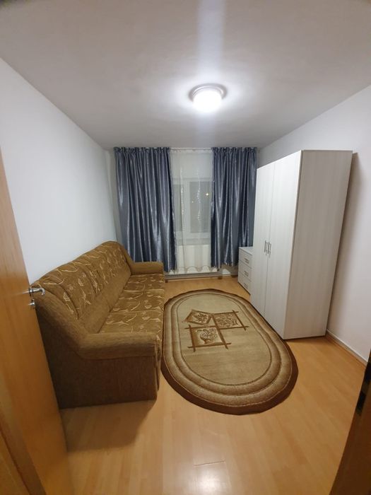 Inchiriez apartament 3 camere