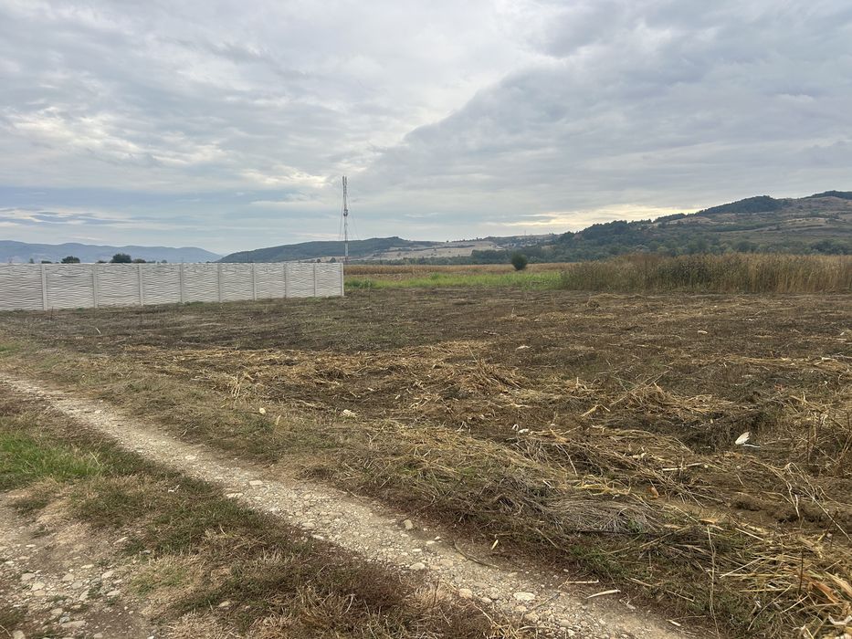Vand teren intravilan in Băcia
