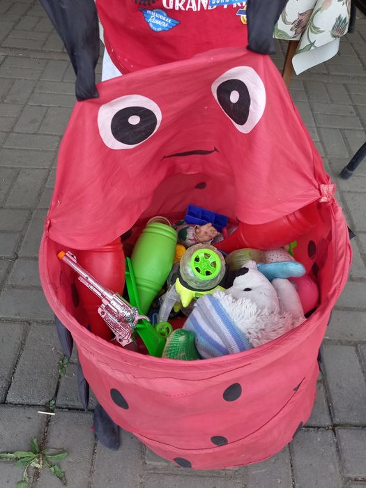 Продам,пакет разных игрушек.