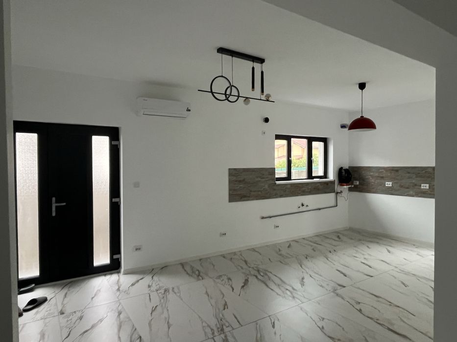 Vand casa nouă în Sânmihaiu Roman