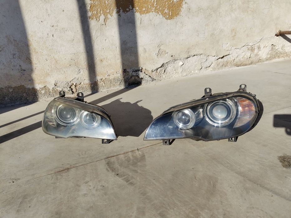 Комплект фарове за BMW e70 x5 биксенон.