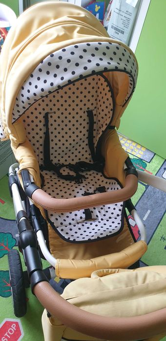 Продавам бебешка количка с 3 коша