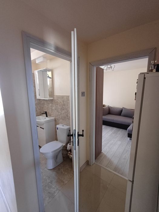 – Vând apartament 1 cameră (25 mp), Beiuș, etaj 3/4