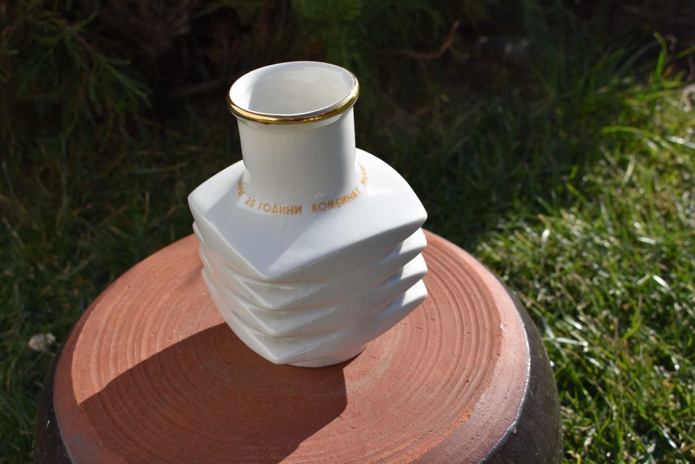 Красива българска ваза