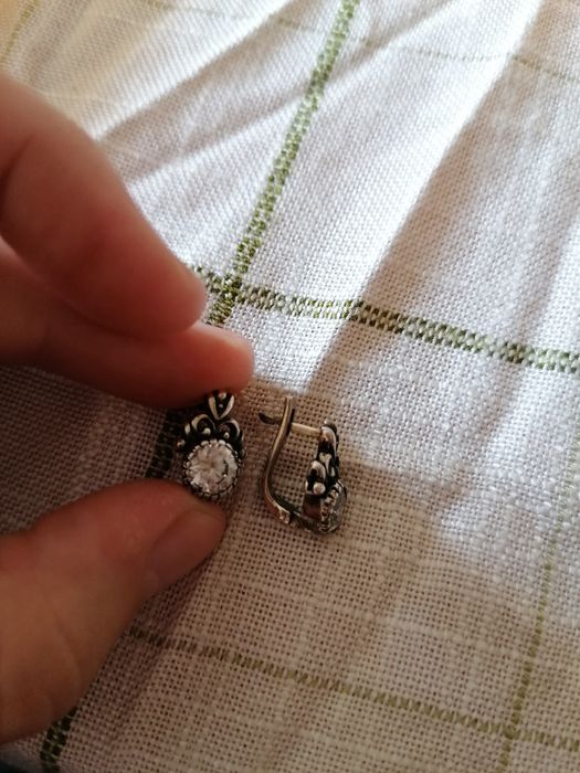 Комплект обеци с камъче