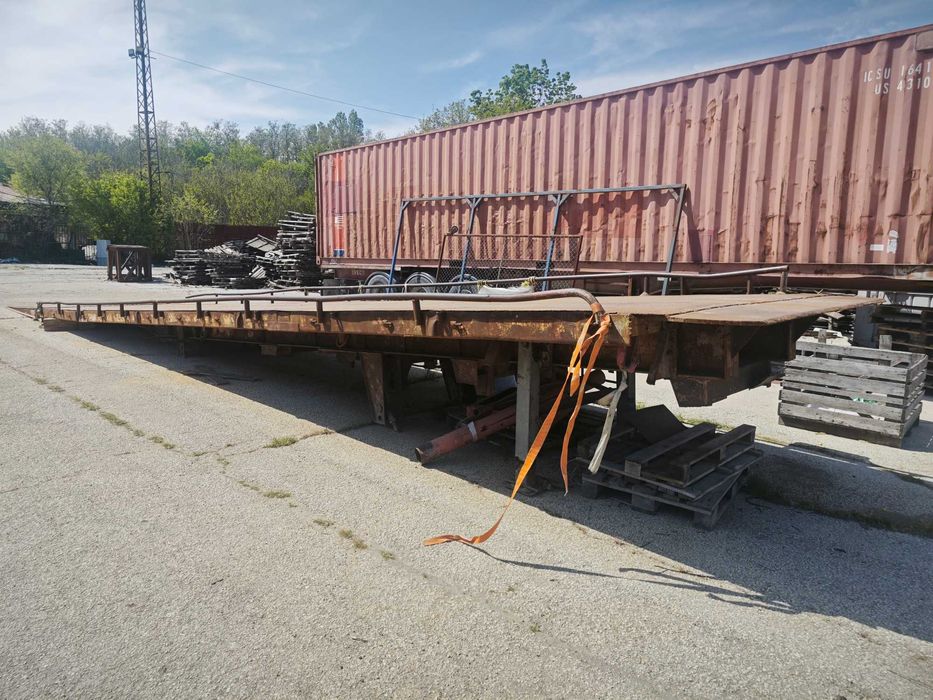 Товарна рампа за мотокар