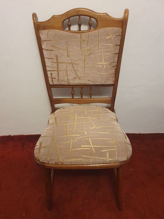 10 scaune elegante din lemn masiv (fag), tapițate, în Piatra Neamț