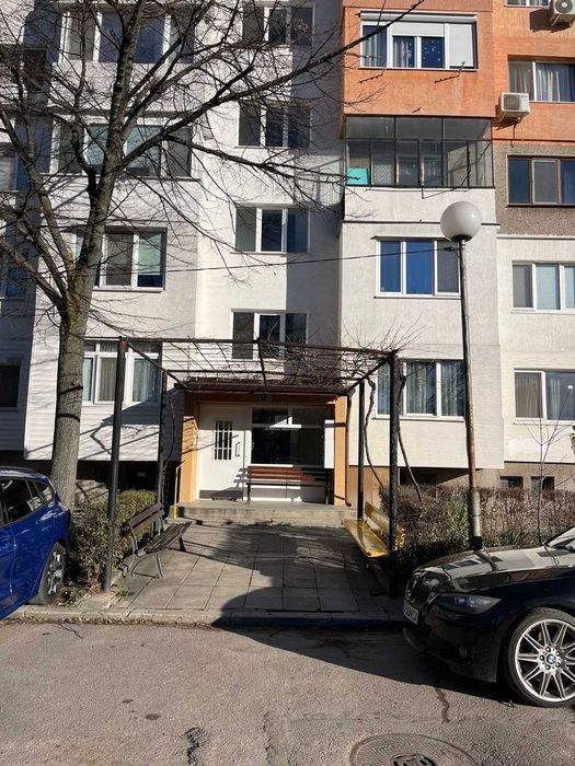 луксозен апартамент в Младост 1