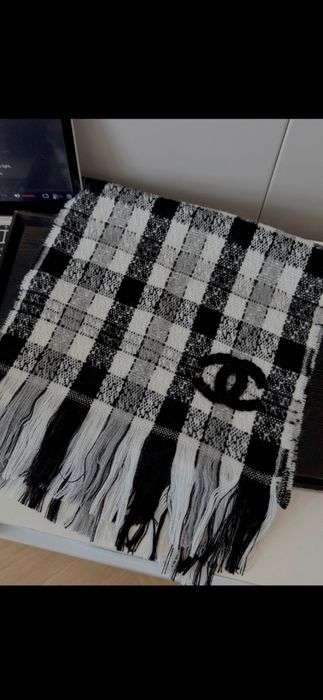 Fular Chanel,  model 2026