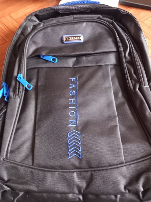 Черна раница унисекс