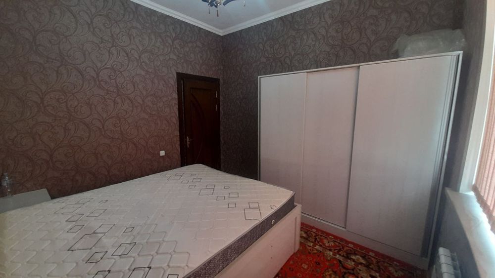 Фаргона шахар хокимят олдида Янги курилган Дом.