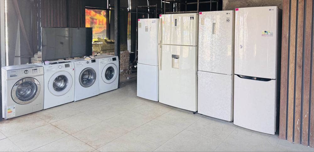 Продам Большой Холодильник с доствкой