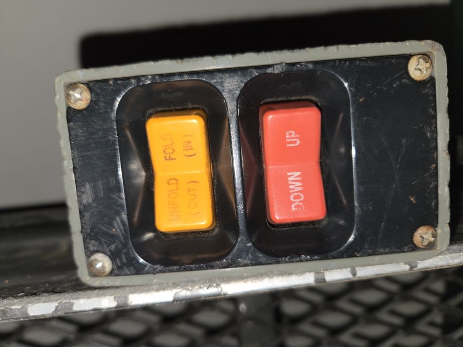 Lift auto electric  pt  persoane cu dizabilități