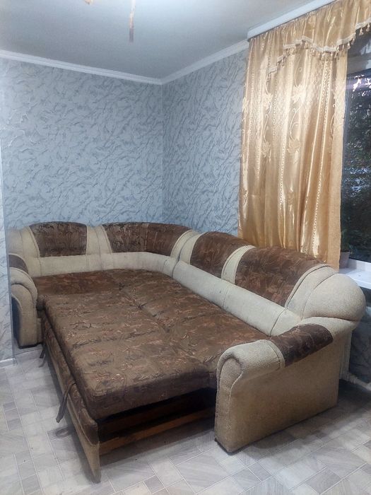 Продам угловой диван б/у