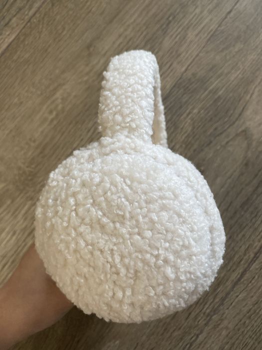 Oysho дамски ушанки за зима