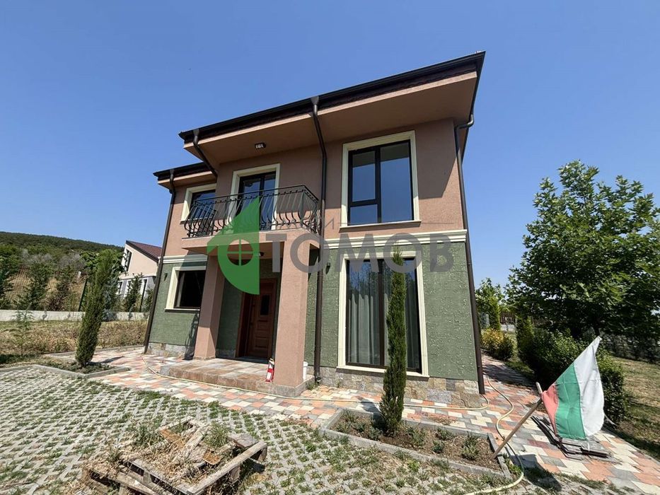 Бутикова двуетажна къща в близост до Стара Загора