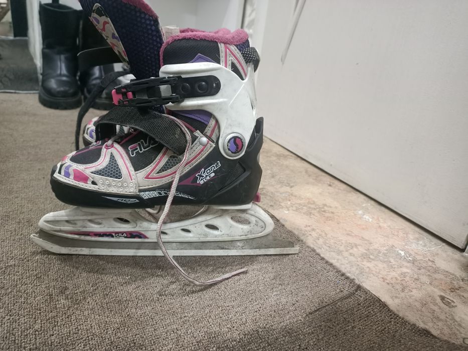 Продаю детские коньки розовые для девочек