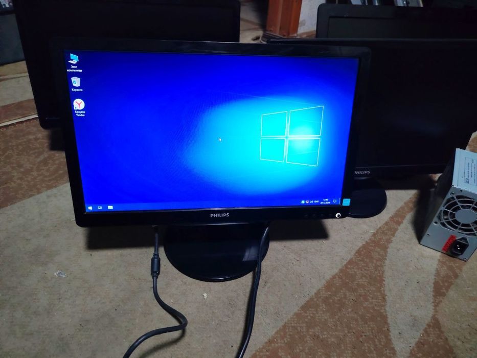 Монитор Philips LED 19