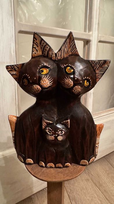 Дървени котета– Индонезия.