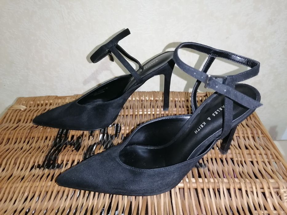 Женские босоножки Charles & Keith