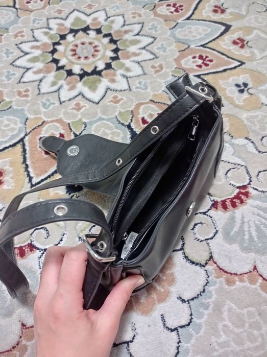 Стильная чёрная сумка — тренд сезона