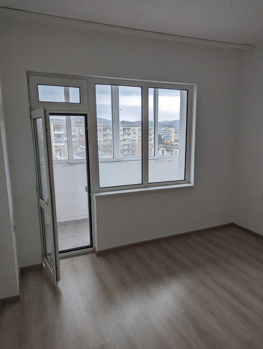 Дава се под наем Тристаен апартамент в Стара Загора, Център - 86 кв.м за 306 € - Снимка #9