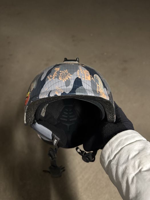 Ски , ски обувки , щеки , каски