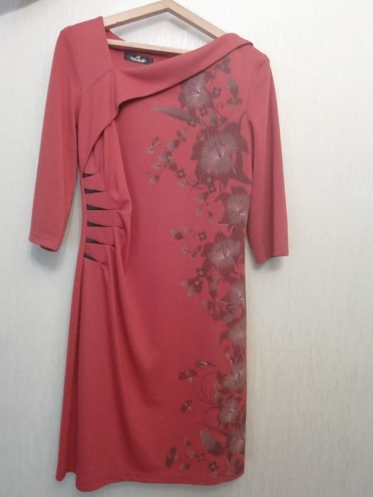 продам три платья